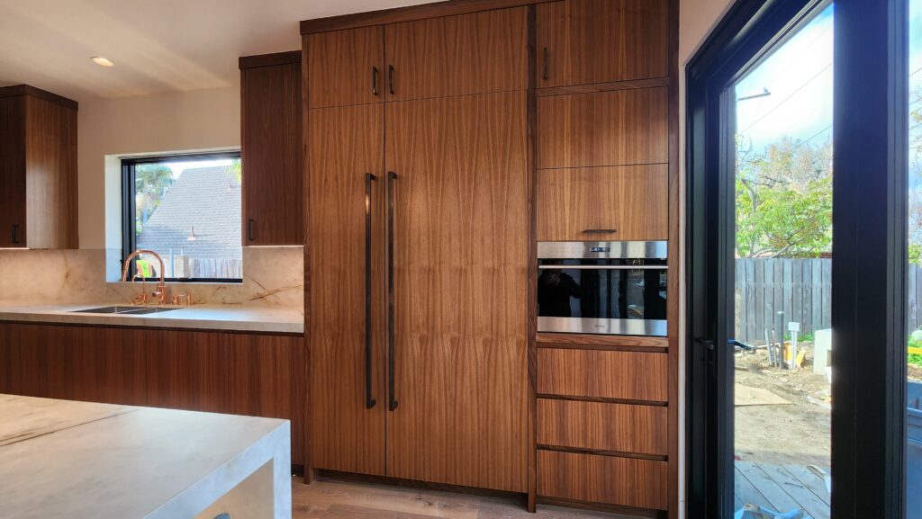 Discover the key factors for selecting a high-quality kitchen cabinet.